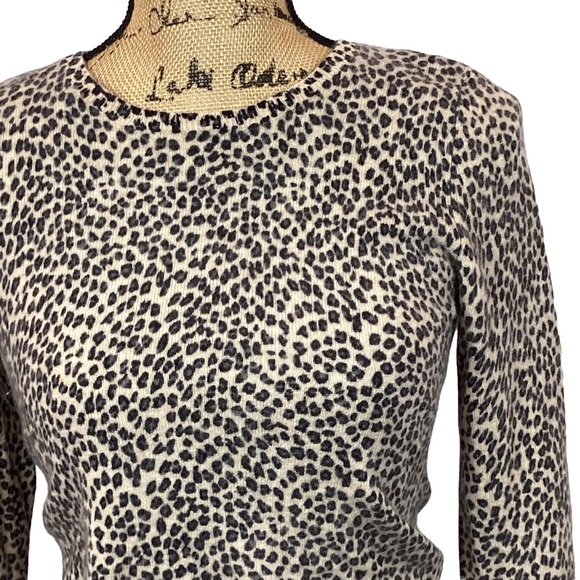 Vertical Design 2-Ply Cashmere Sweater - Picture 10 of 10